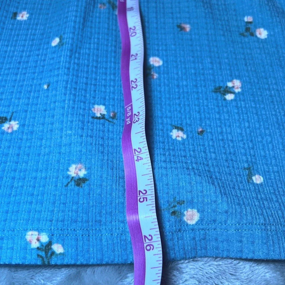 Torrid Womens 1 Plus Size Blue Floral Waffle Knit Smocked Top Henley Babydoll - Picture 10 of 11